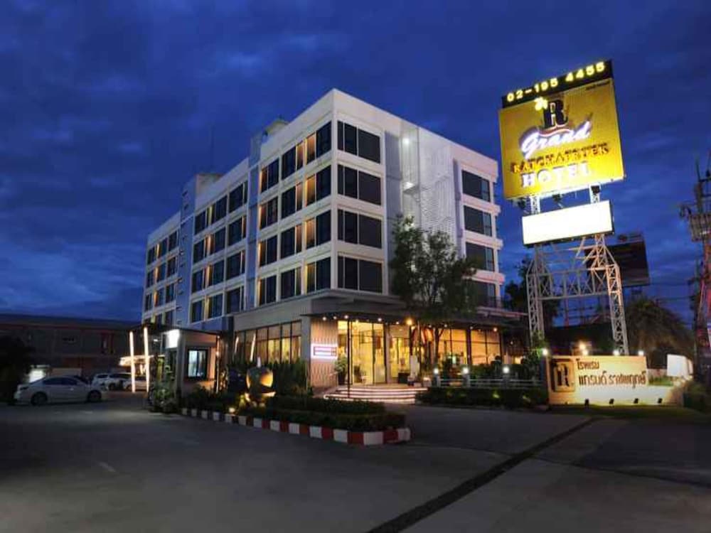 Grand Ratchapruek Hotel