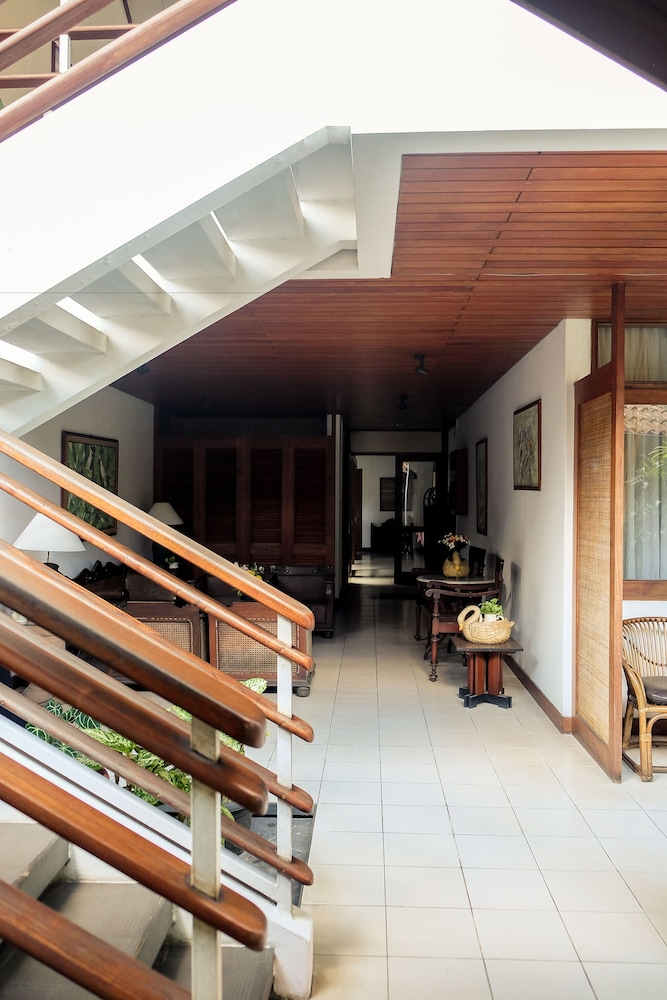 Hotel Bumi Asih 3/64