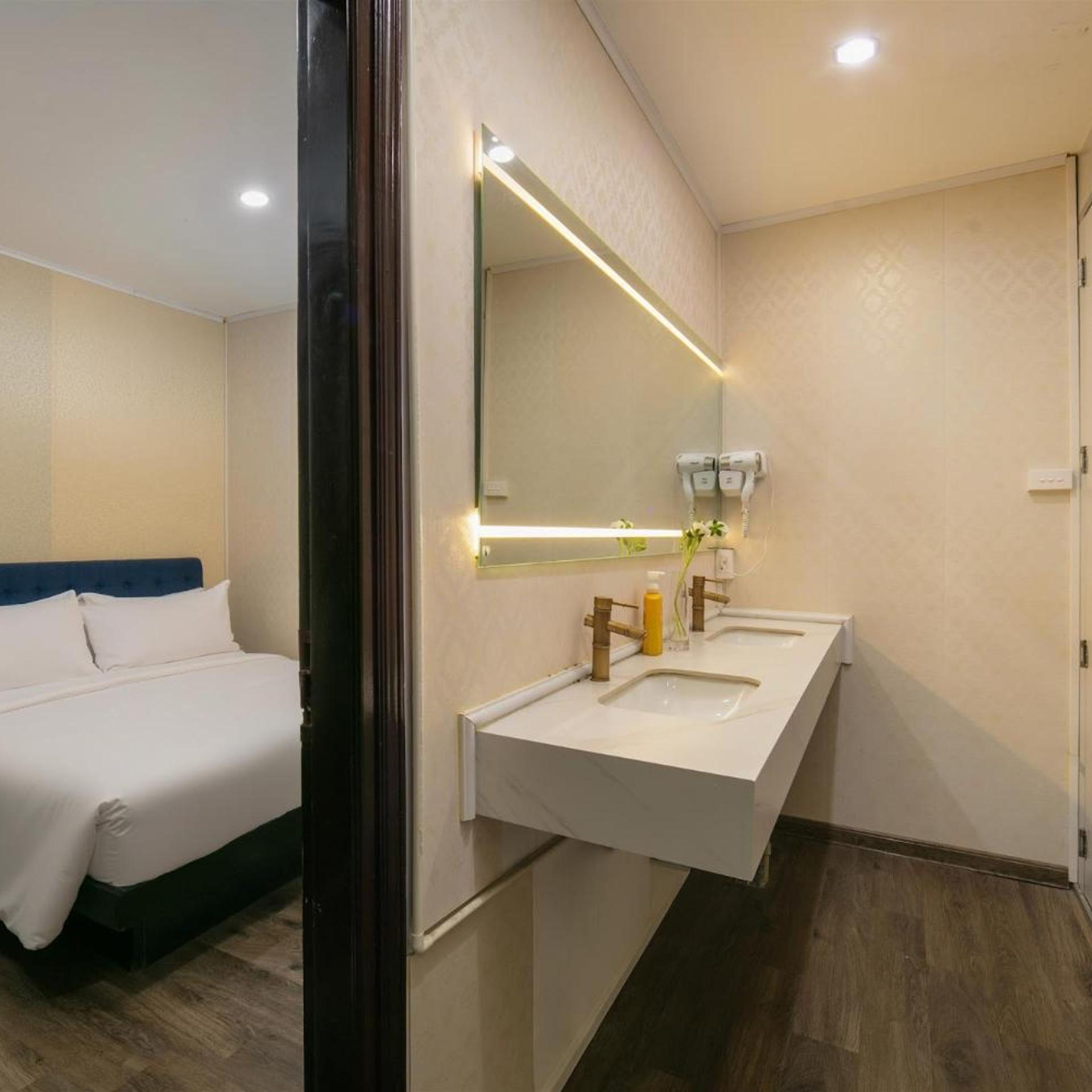 Hanoi Traveller House 54/58
