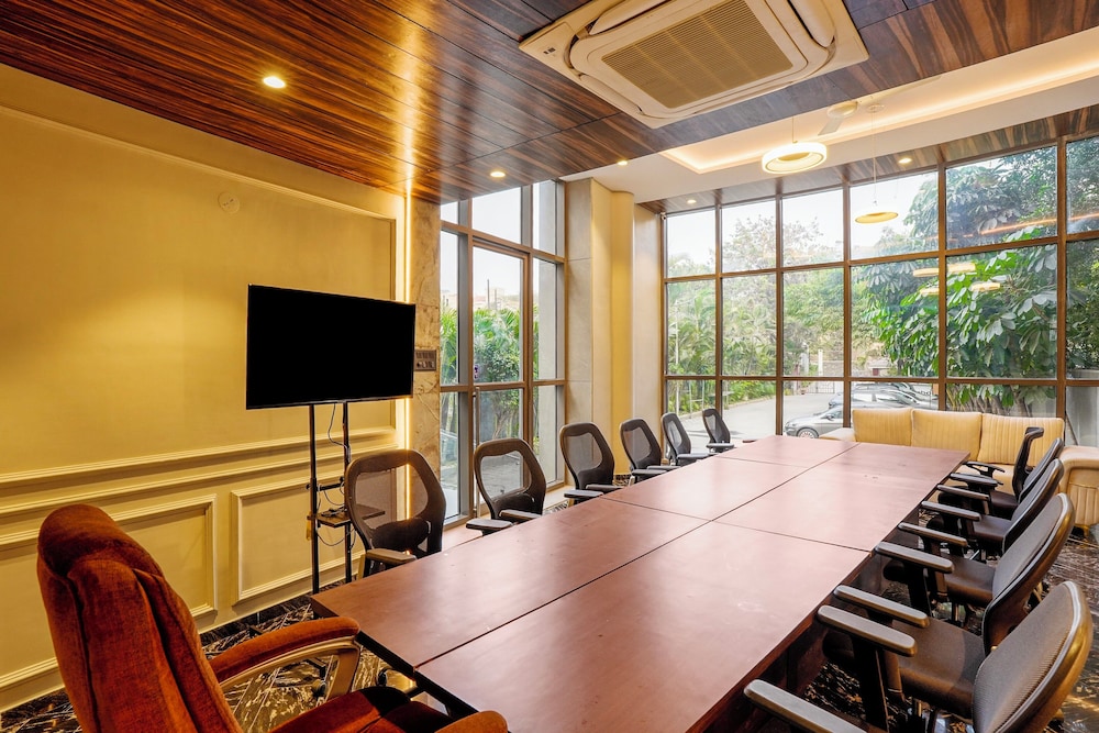Hotel Niraali Executive 53/65
