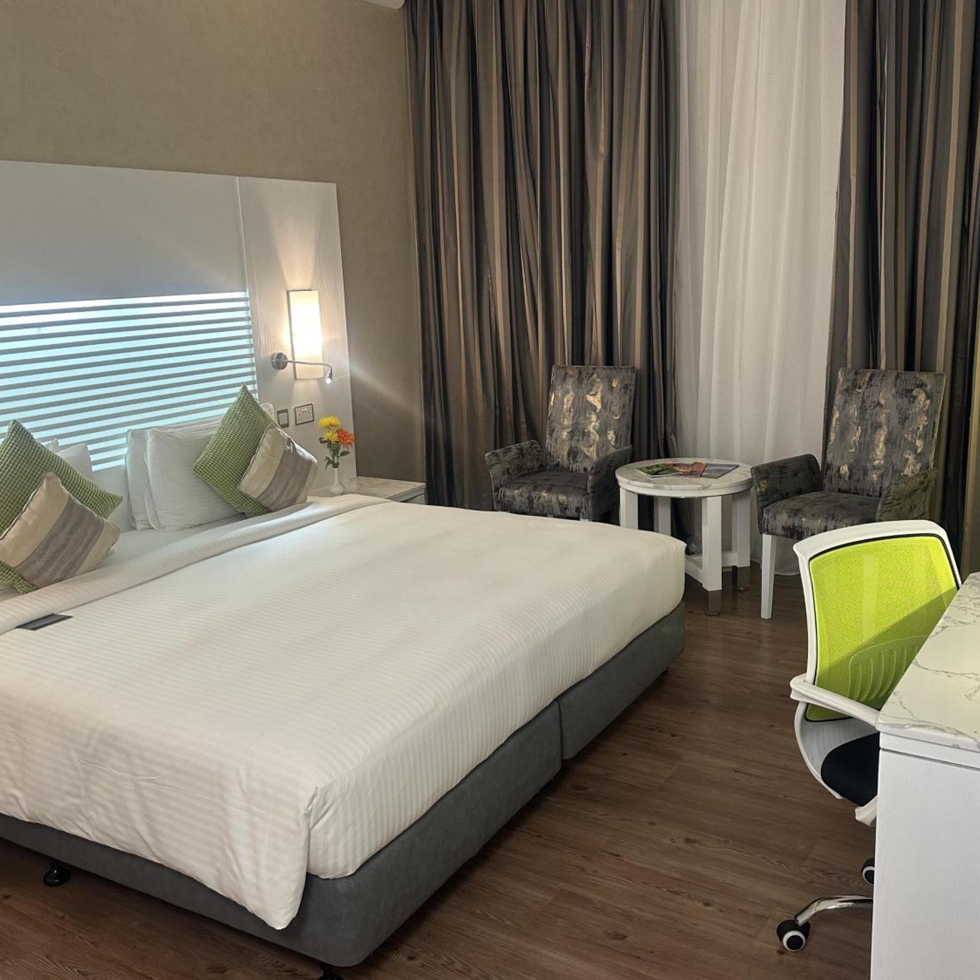 Prima, Executive, Suite