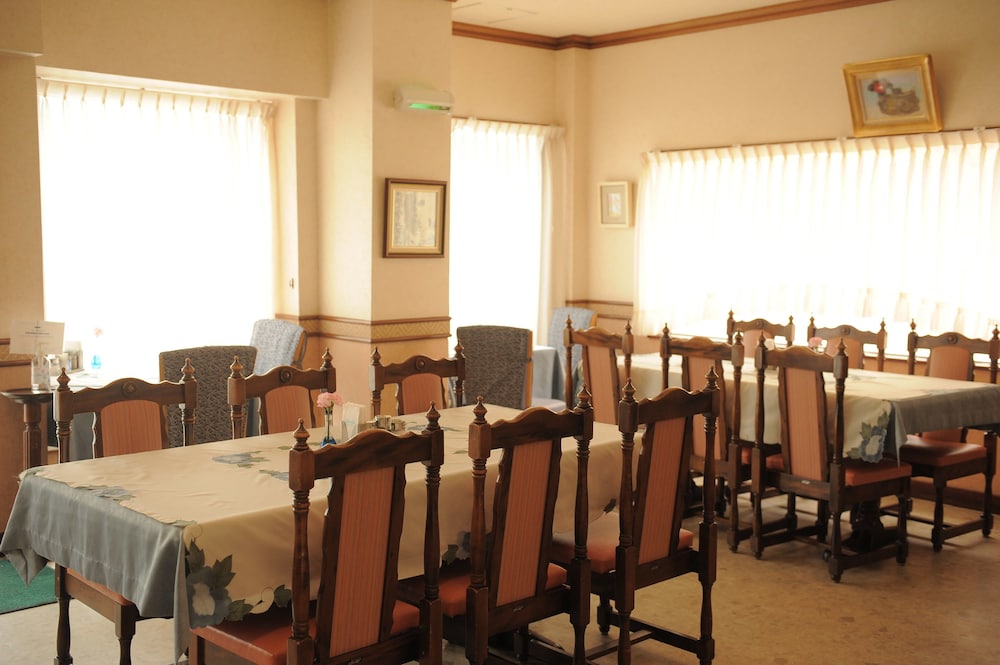 Crown Hotel Okinawa 61/75