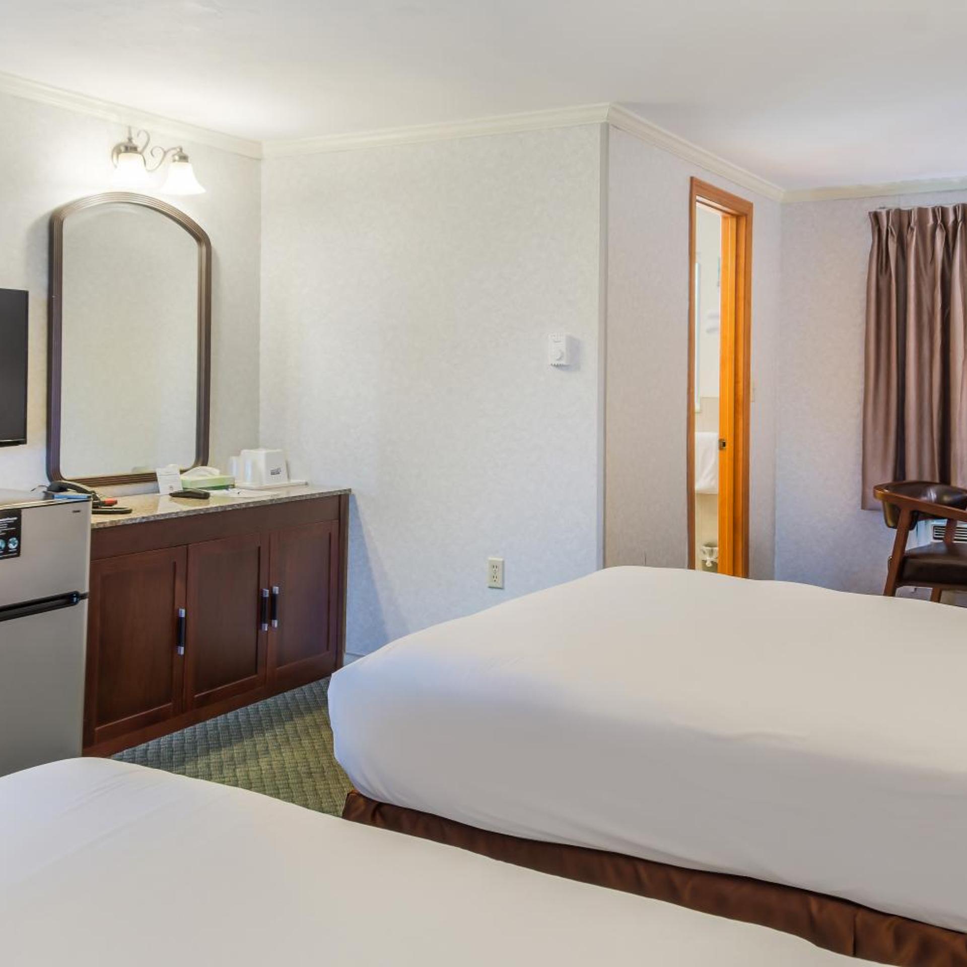 غرفة ديلوكس بسرير مزدوج، Americas Best Value Inn Suites Hyannis Cape Cod 6/9