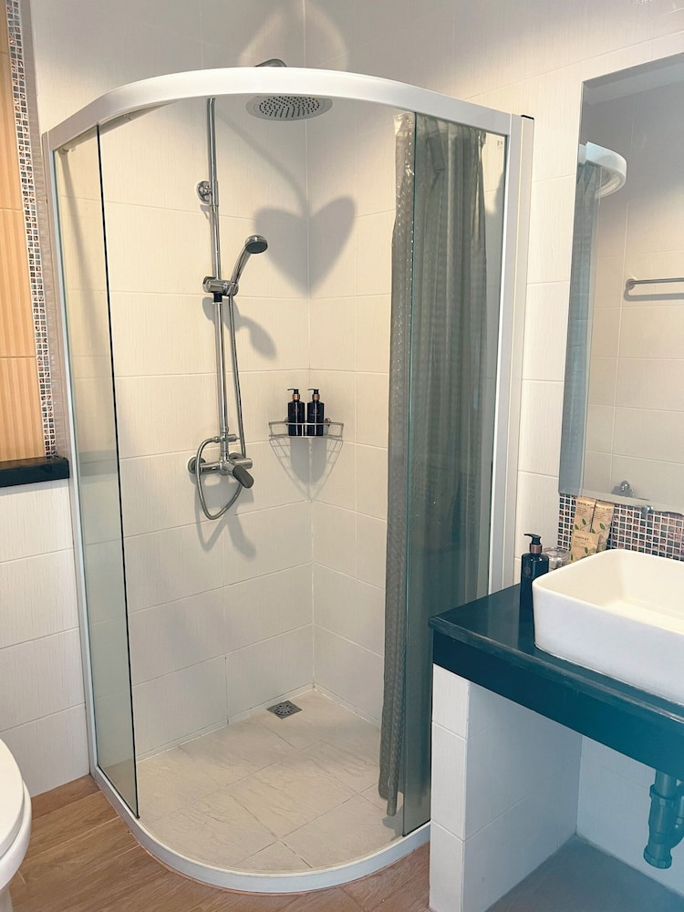 XAYA Pool Access Resort 38/39