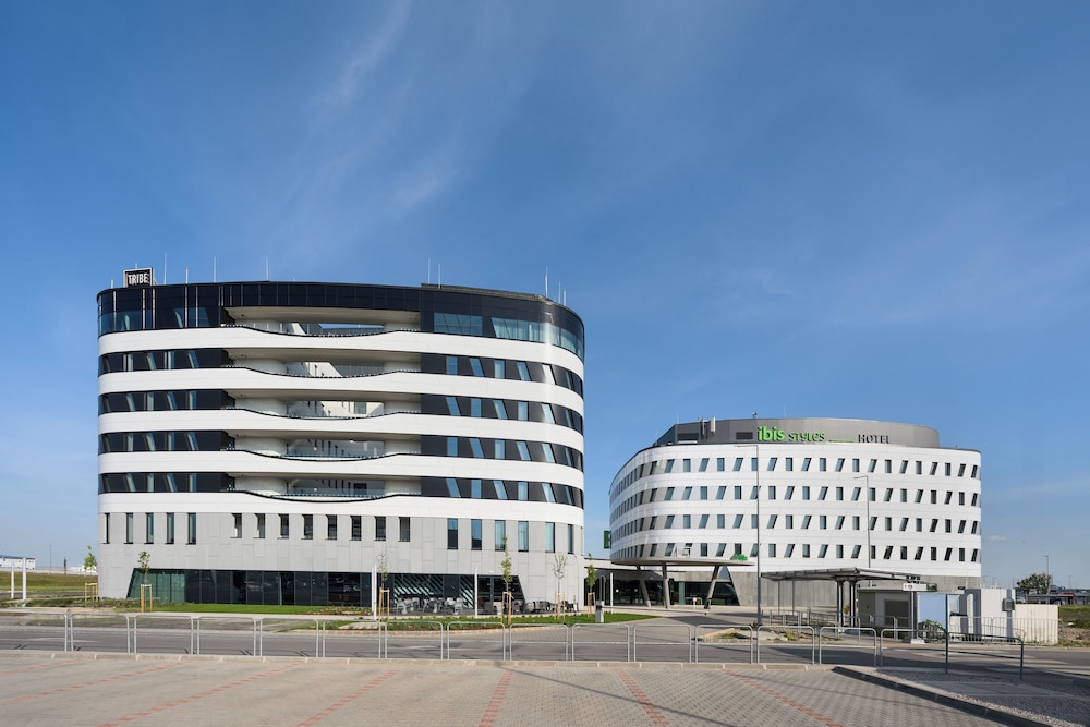 Ibis Styles Budapest Airport 4/64