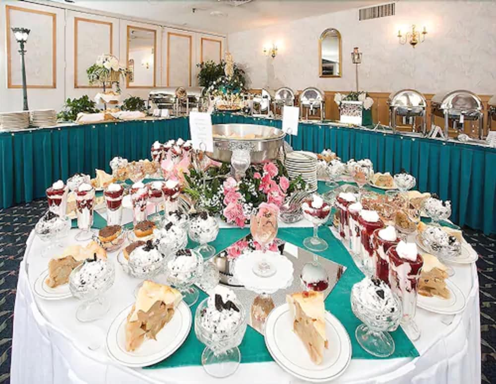 Town and Country Inn and Resort 36/50