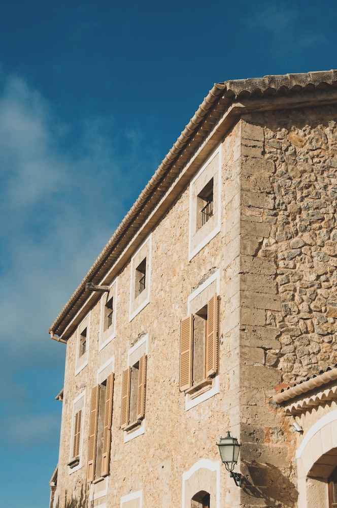 Finca Hotel Can Estades 7/63