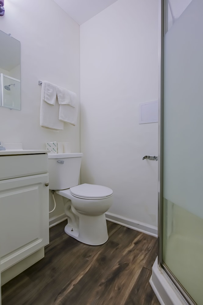 Hotel O Markham IL near Harvey/Tinley Park 24/26