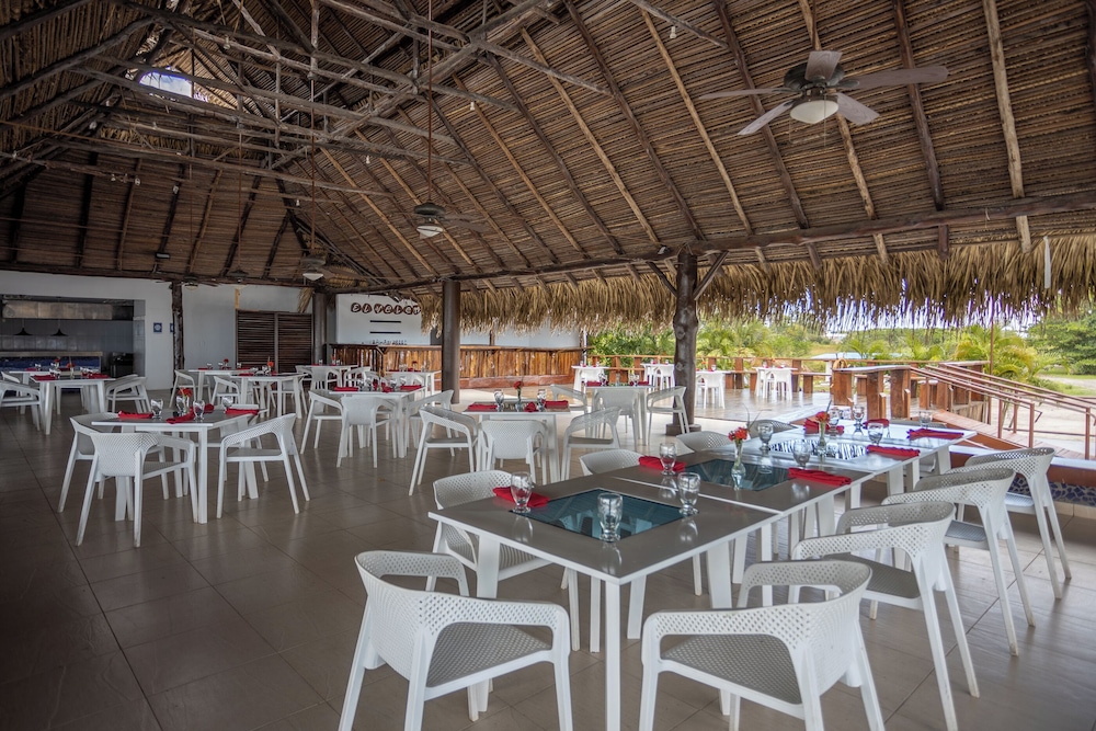Playa Blanca Beach Resort - All Inclusive 47/61