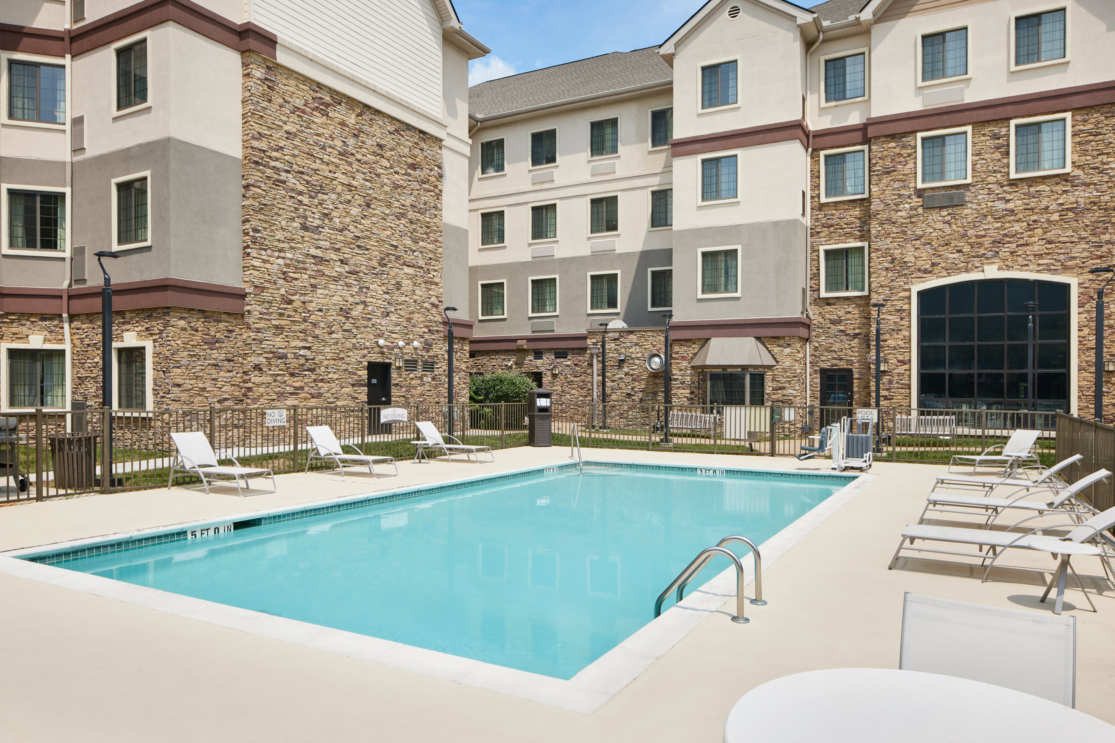 Staybridge Suites Durham Chapel Hill Rtp 13/13