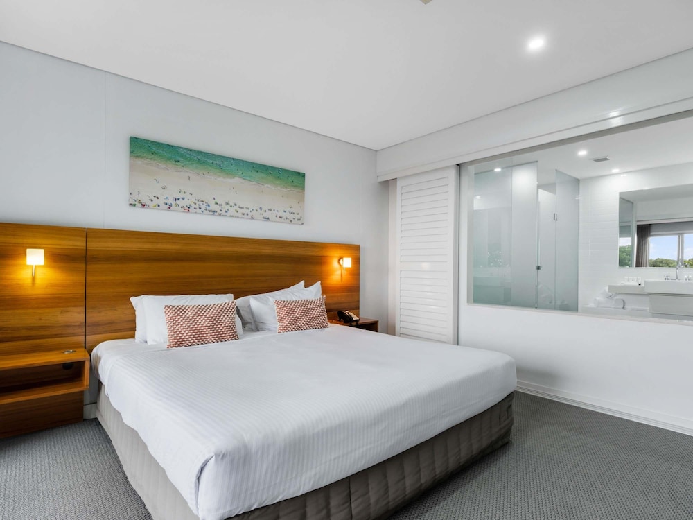 Pullman Magenta Shores Resort 18/82