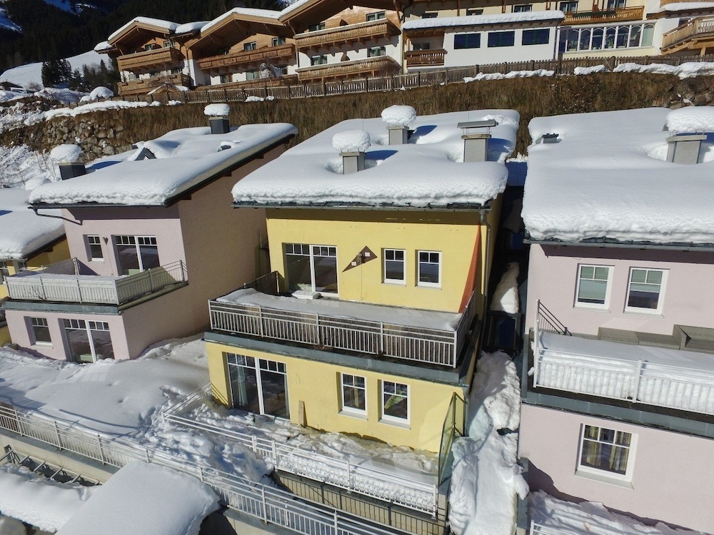 Apartment Summer & Winter Fun I 5/50