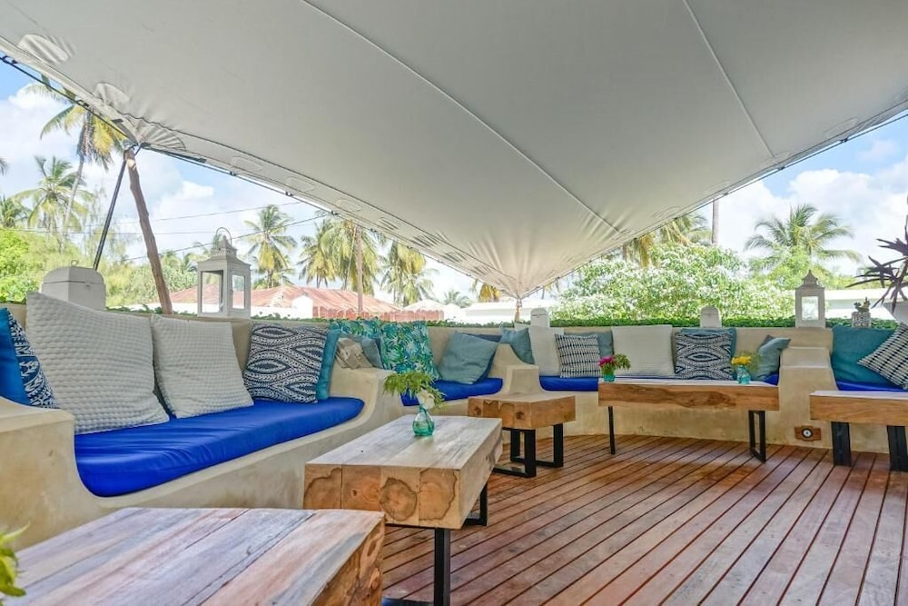 Indigo Beach Zanzibar 48/75