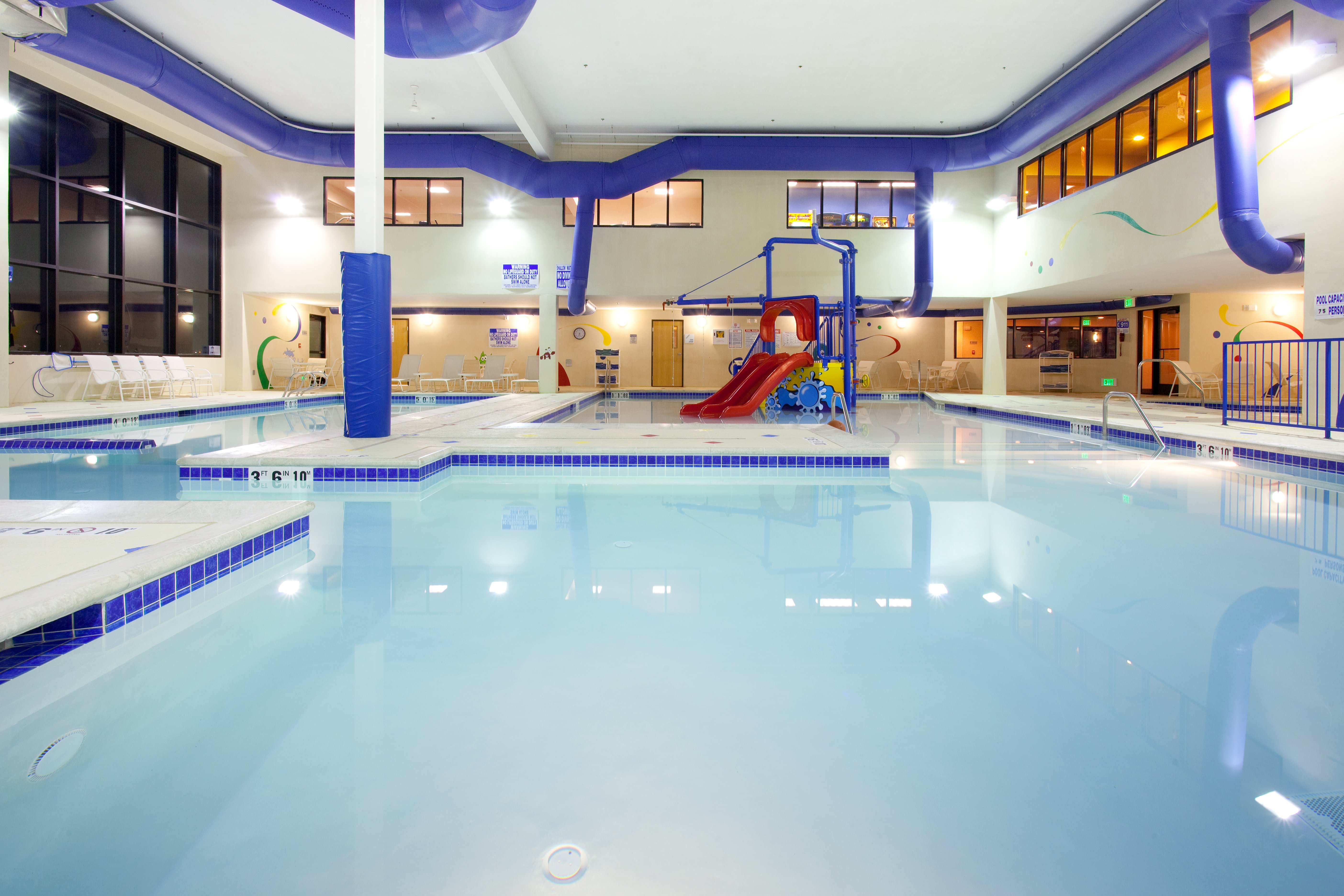 Holiday Inn Express & Suites Salt Lake City West Valley 27/28