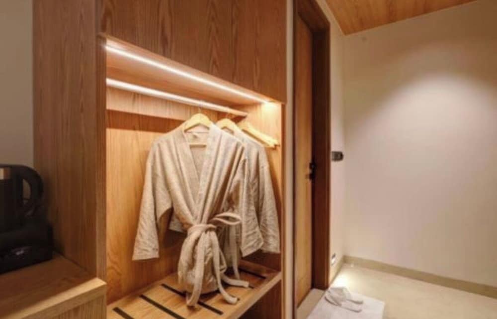 Hotel Vishal Residency(Mahipalpur) 37/64