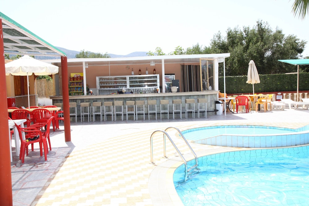 Triton Garden Hotel 43/49