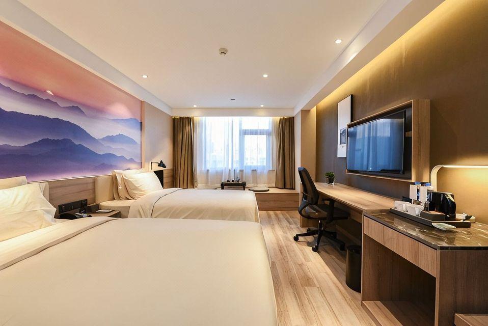 Executive, Twin Beds, City View, Attic
