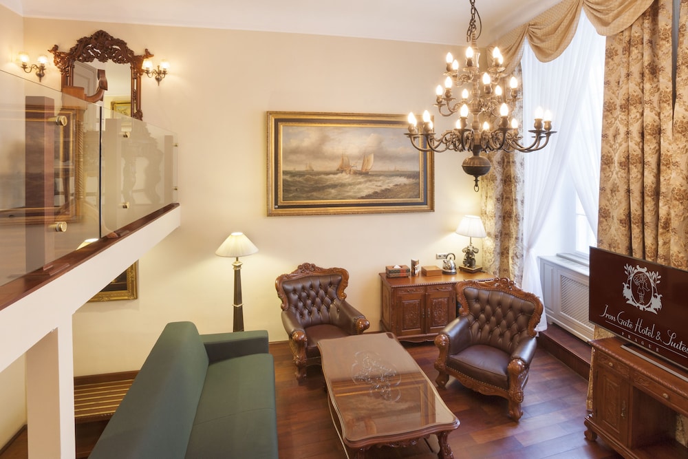 Iron Gate Hotel And Suites 33/71
