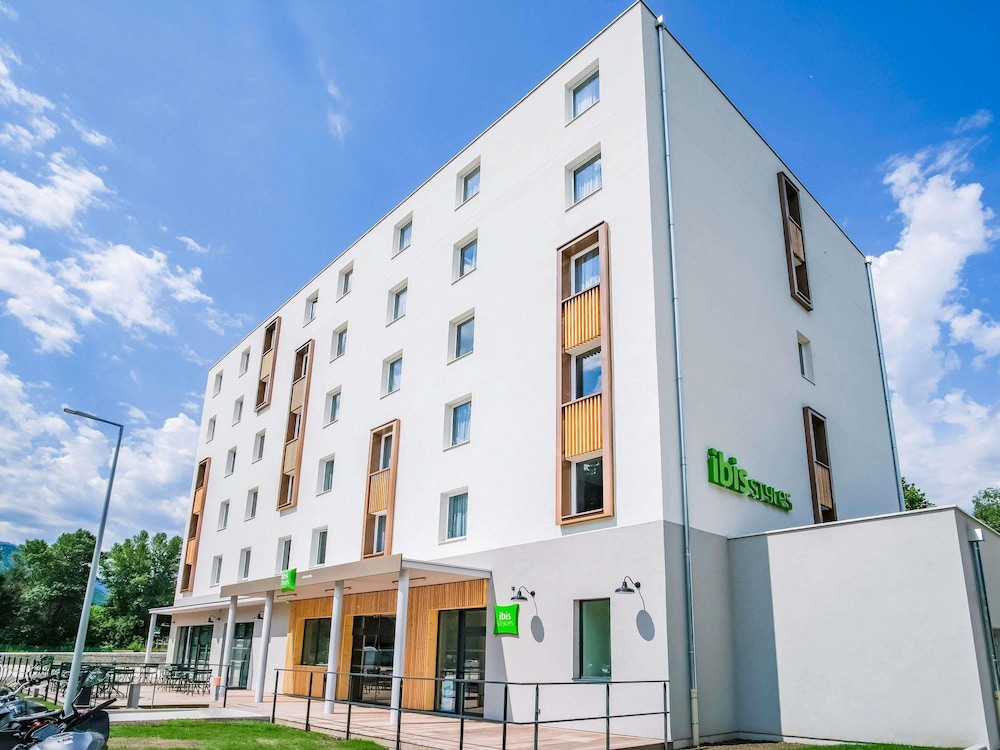 ibis Styles Albertville 8/61