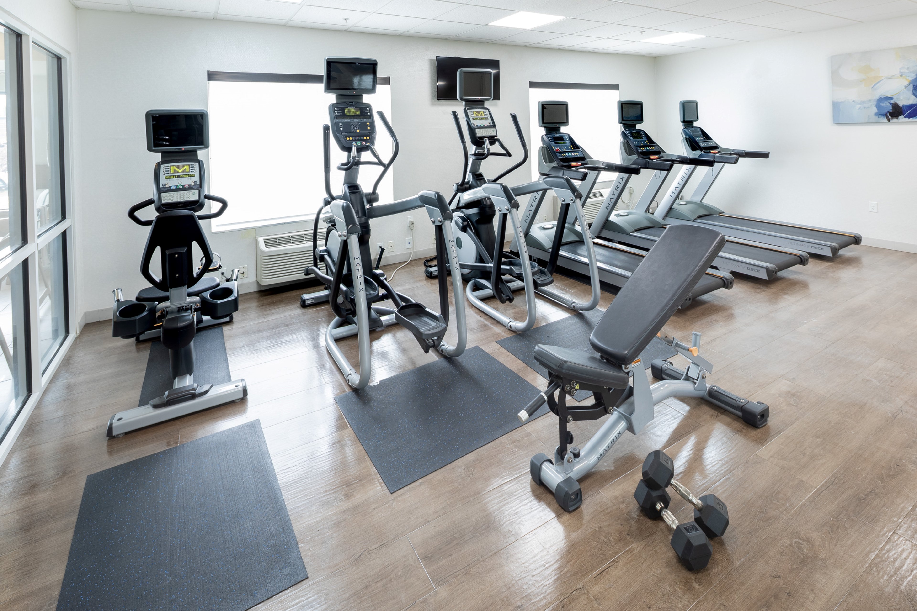 Holiday Inn Express and Suites Chicago West St Charles an IHG Hotel 39/72