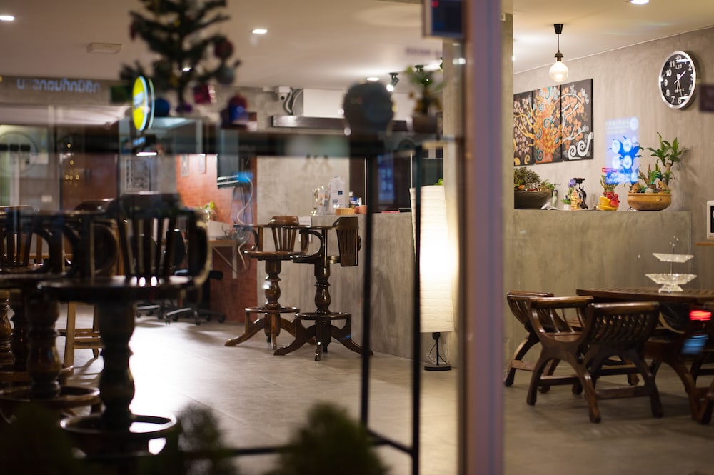 Hoppers Place Donmuang Hostel 34/46