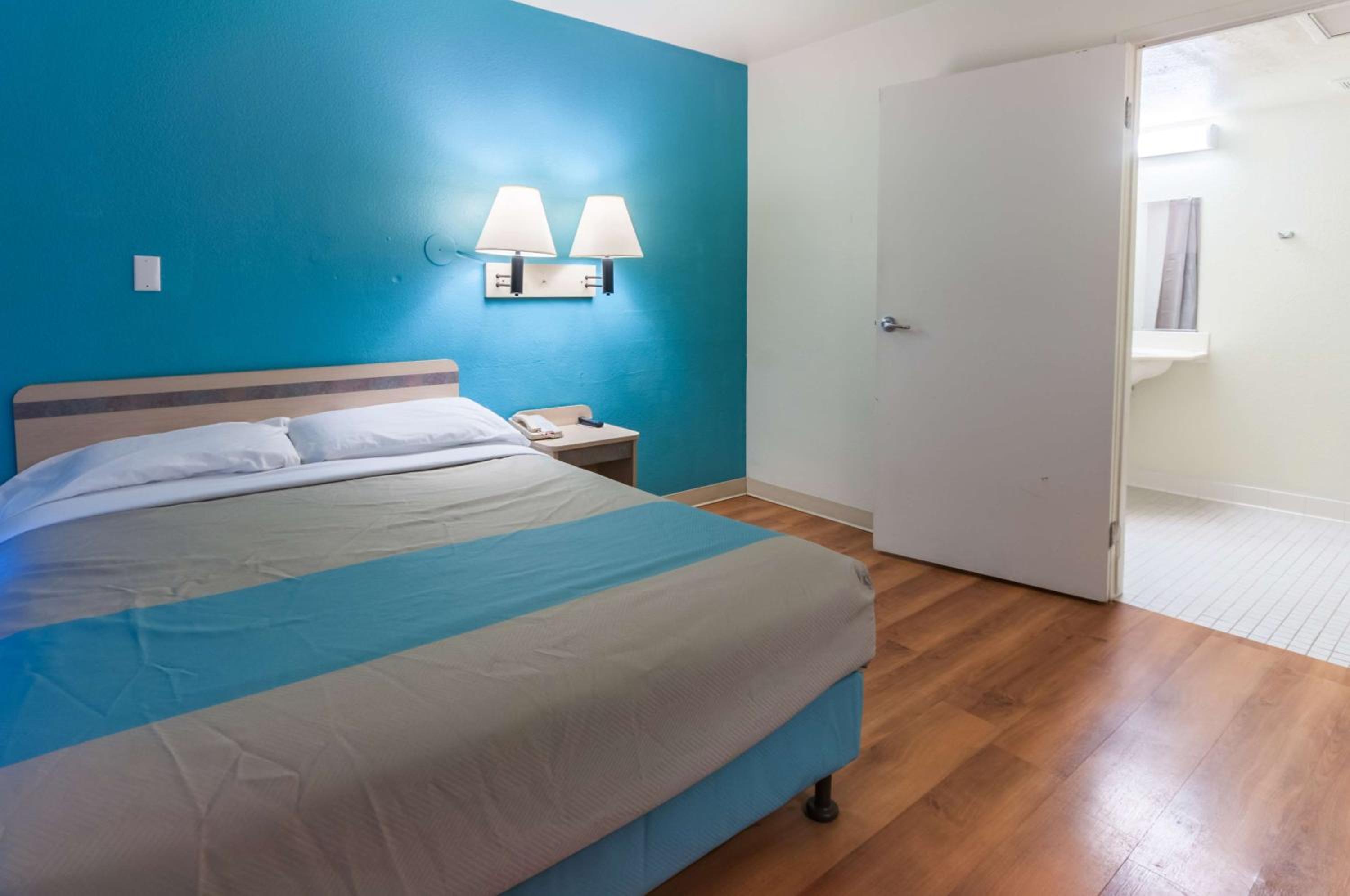 Room, Double Bed, Smoking, Motel6 Green River, UT 4/8