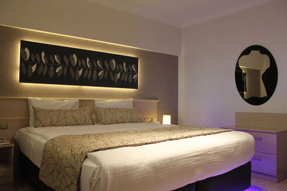 Tempo Residence Comfort Hotel 10/26
