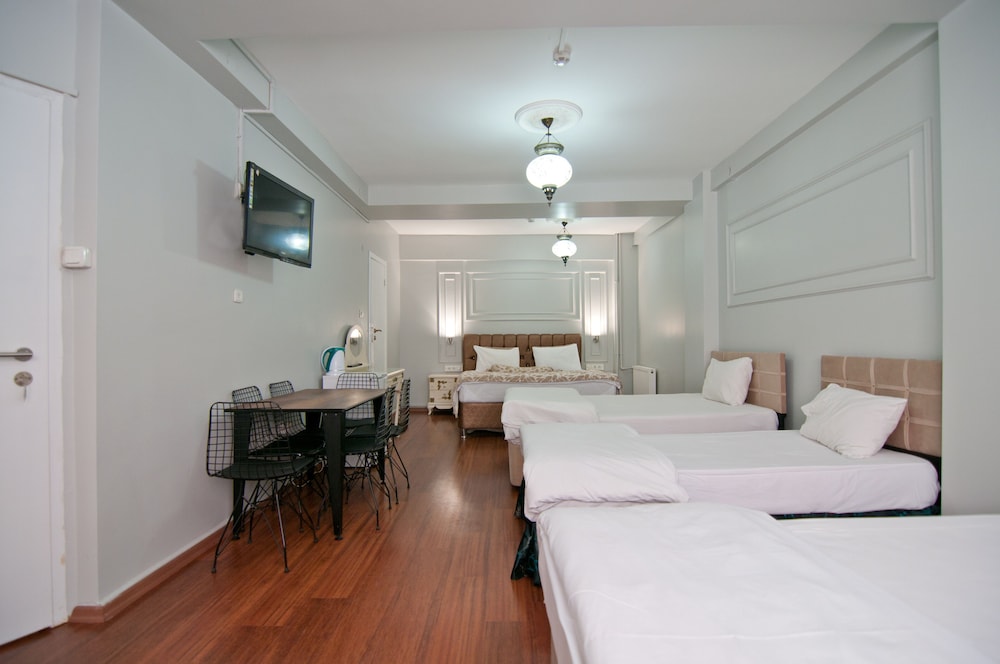 Safran Suites Apart 8/50
