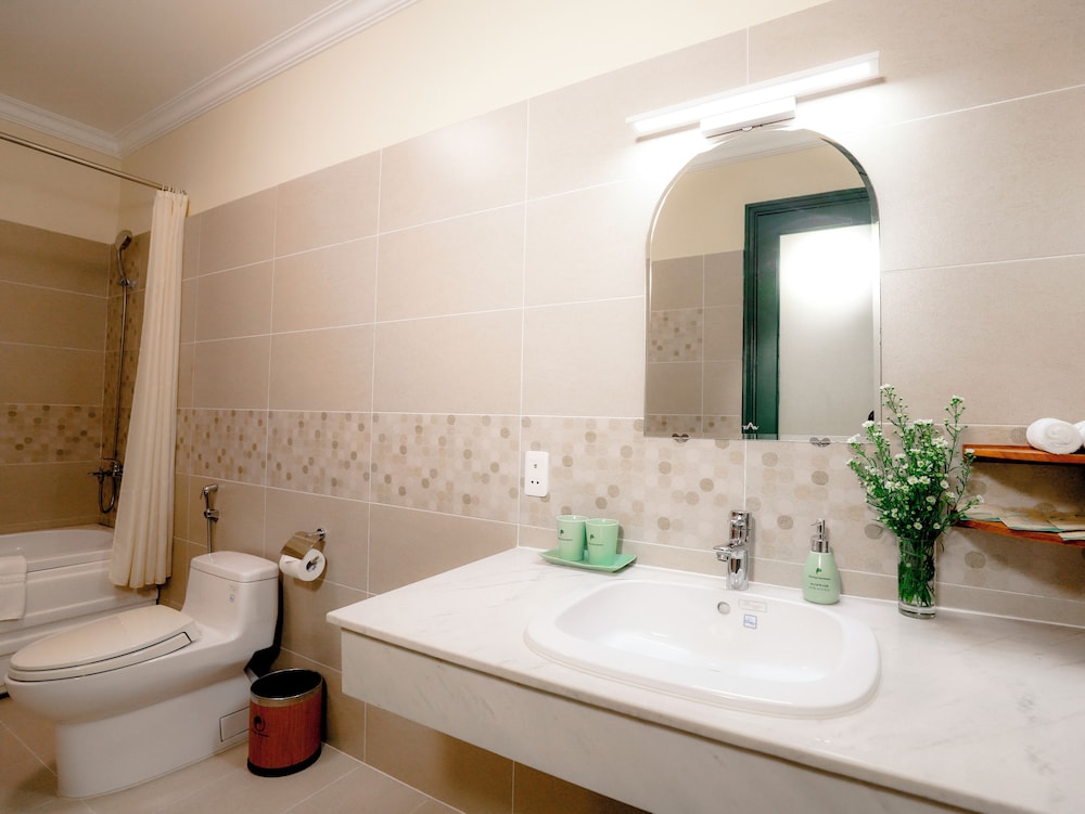 Phuong Nam Resort 50/50