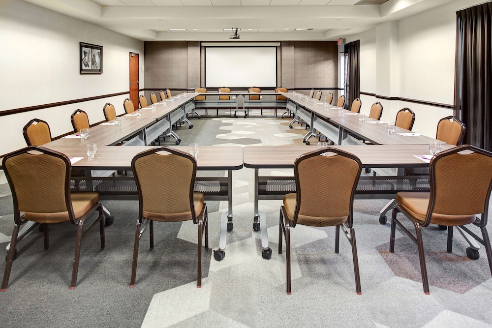 Hyatt Place Chicago/Itasca 60/64