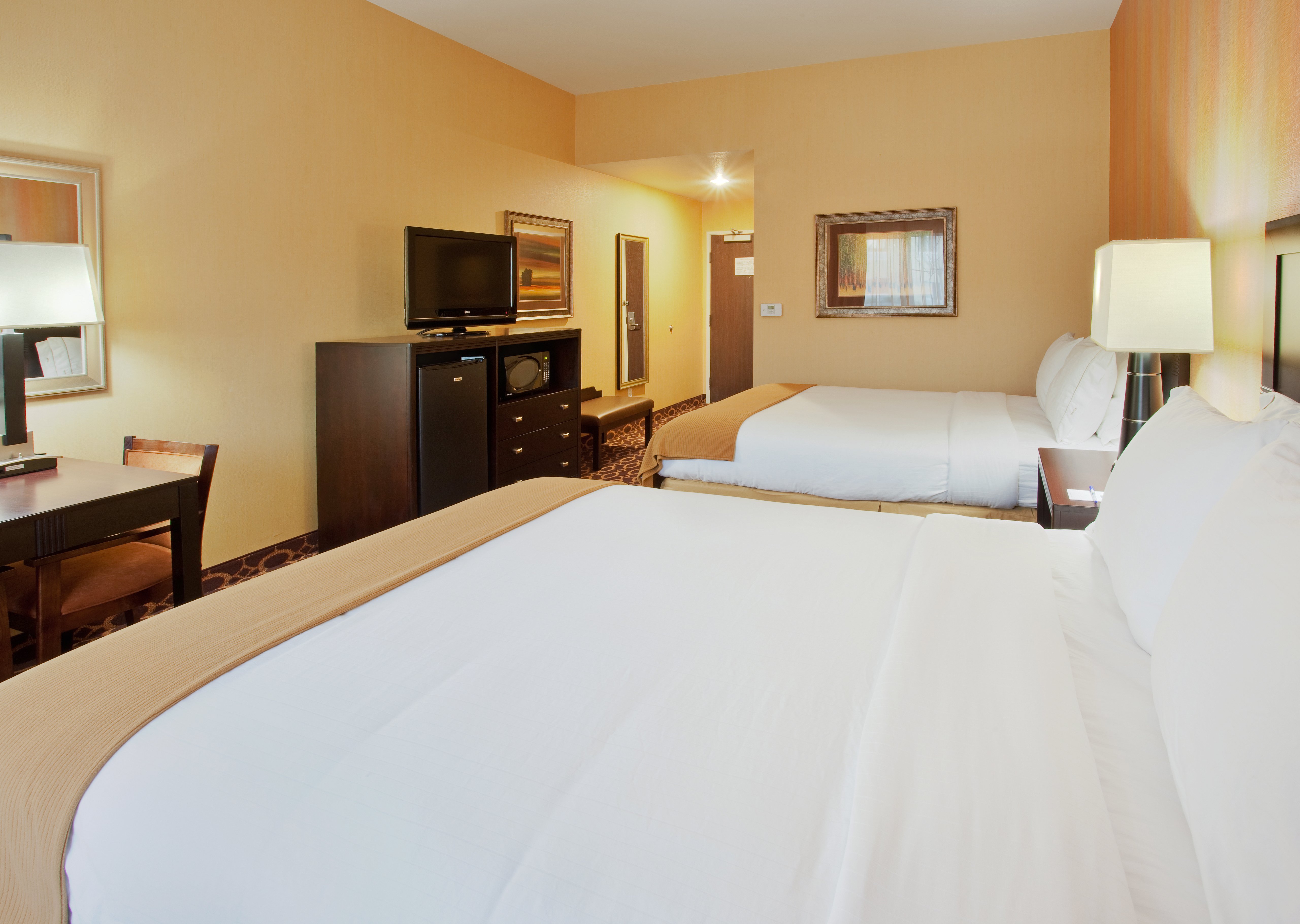 Holiday Inn Express Hotel Suites Sacramento Ne C 26/75