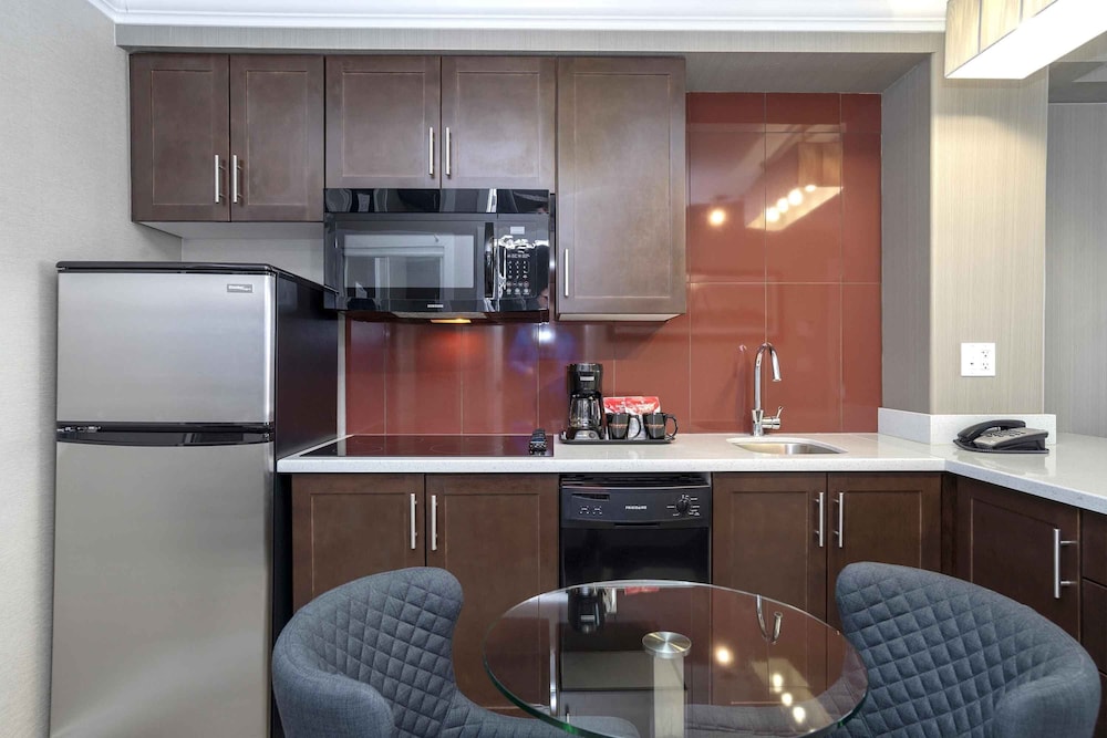 Sandman Hotel & Suites Calgary South 51/65