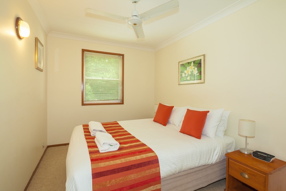 NOOSA ENTRANCE WATERFRONT RESORT 22/80