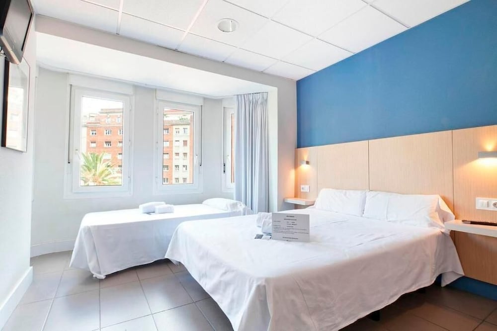 Room, Triple, 1 Double and 1 Single Bed