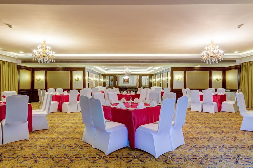 Ramada Plaza by Wyndham Chandigarh Zirakpur 50/58
