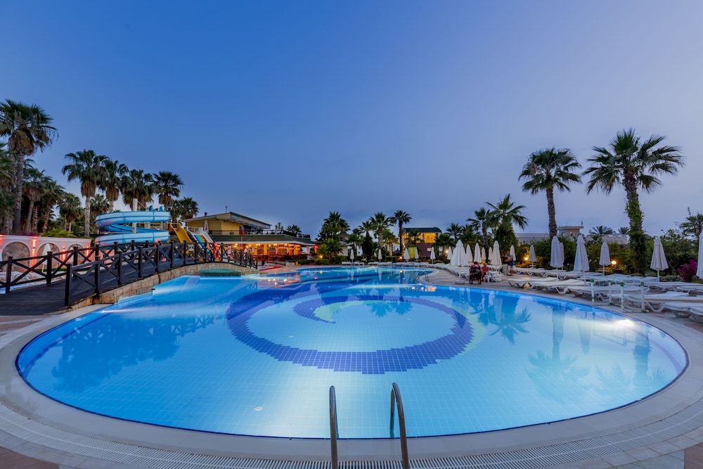 Holiday Garden Resort 16/40