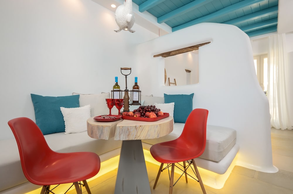 Naxos Euphoria Suites 39/69