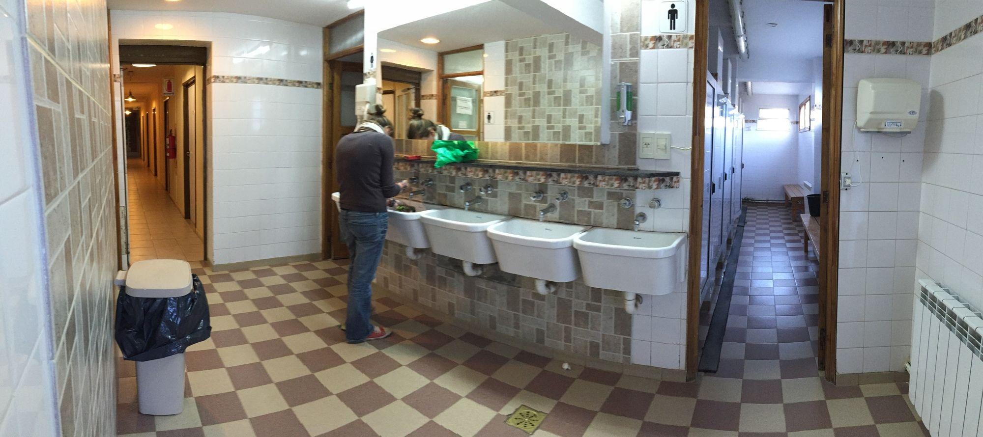 Mixed Dorm, 6 People