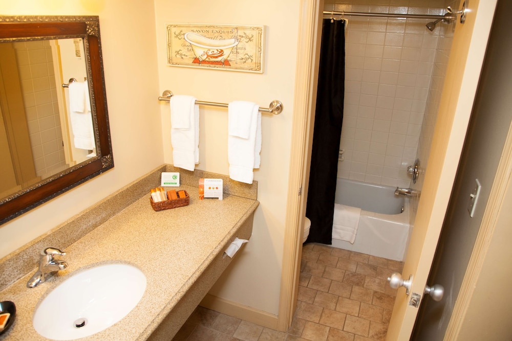 Genetti Hotel SureStay Collection By Best Western 23/44