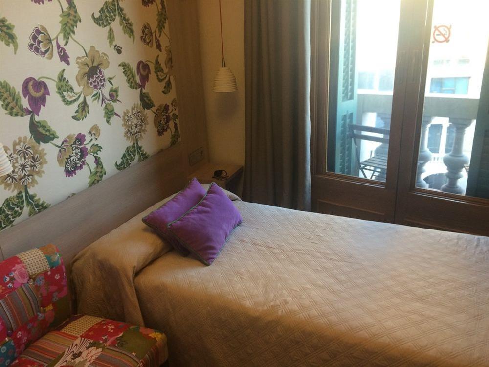 Hotel Ginebra 7/39