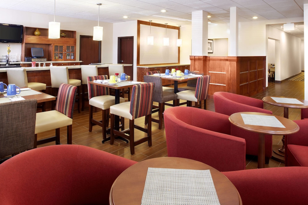 Four Points by Sheraton Houston Hobby Airport 17/20