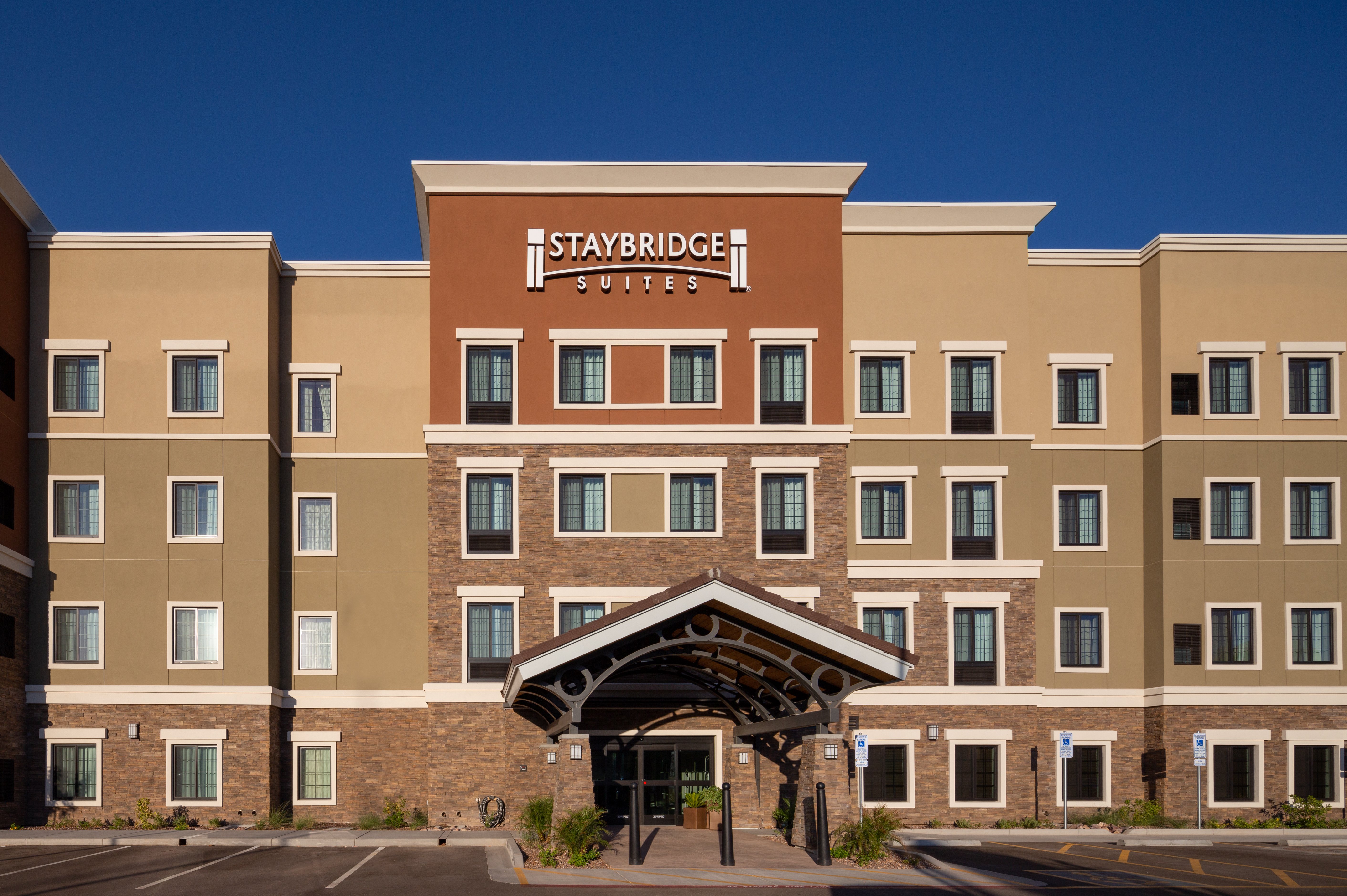 Staybridge Suites Phoenix Biltmore Area 4/56