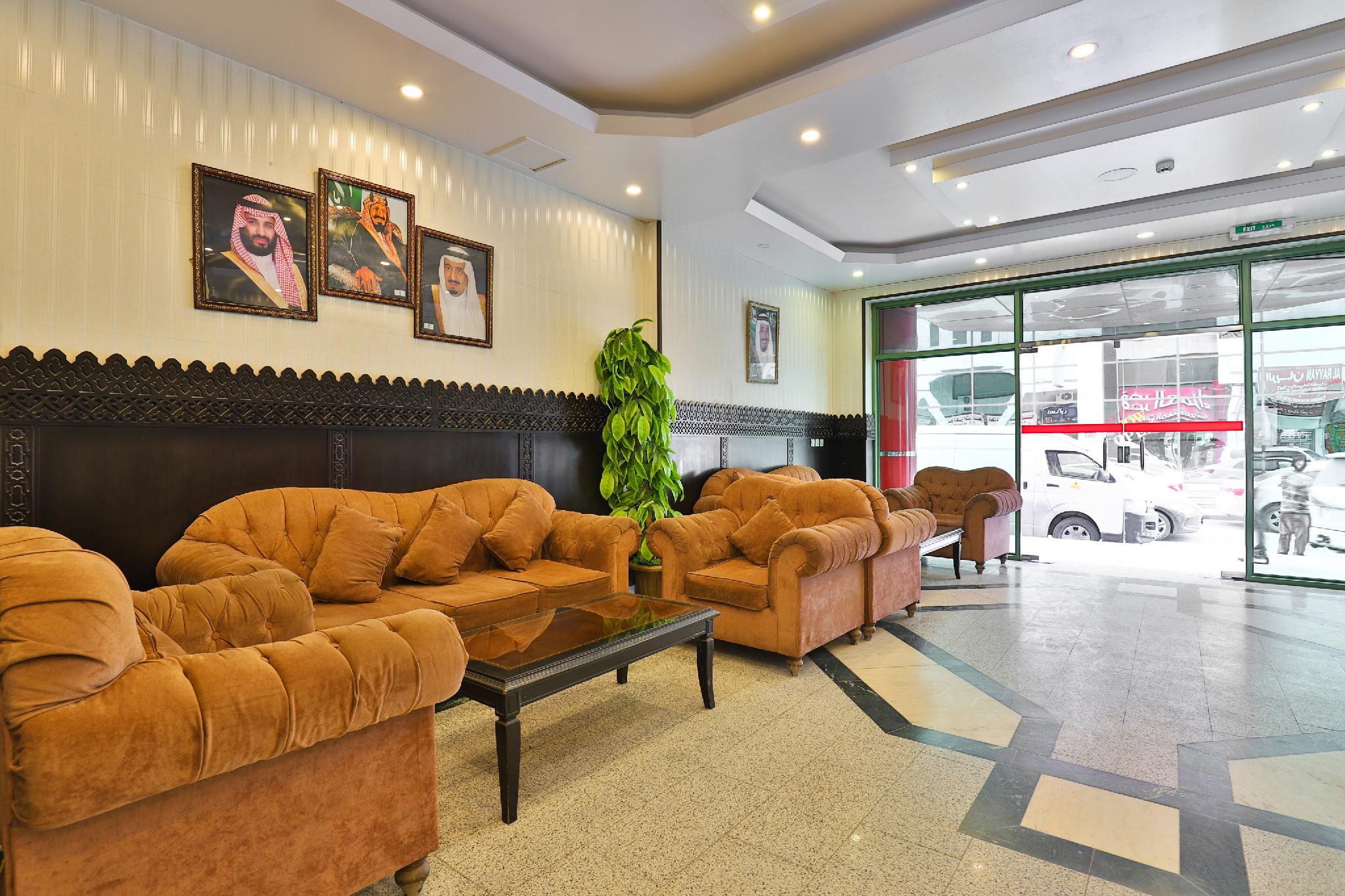 Oyo 150 Al Hamra Palace Al Aswaq 12/16