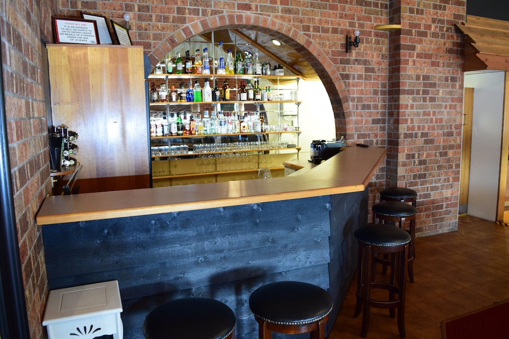 Golden Age Motor Inn Queanbeyan 32/50