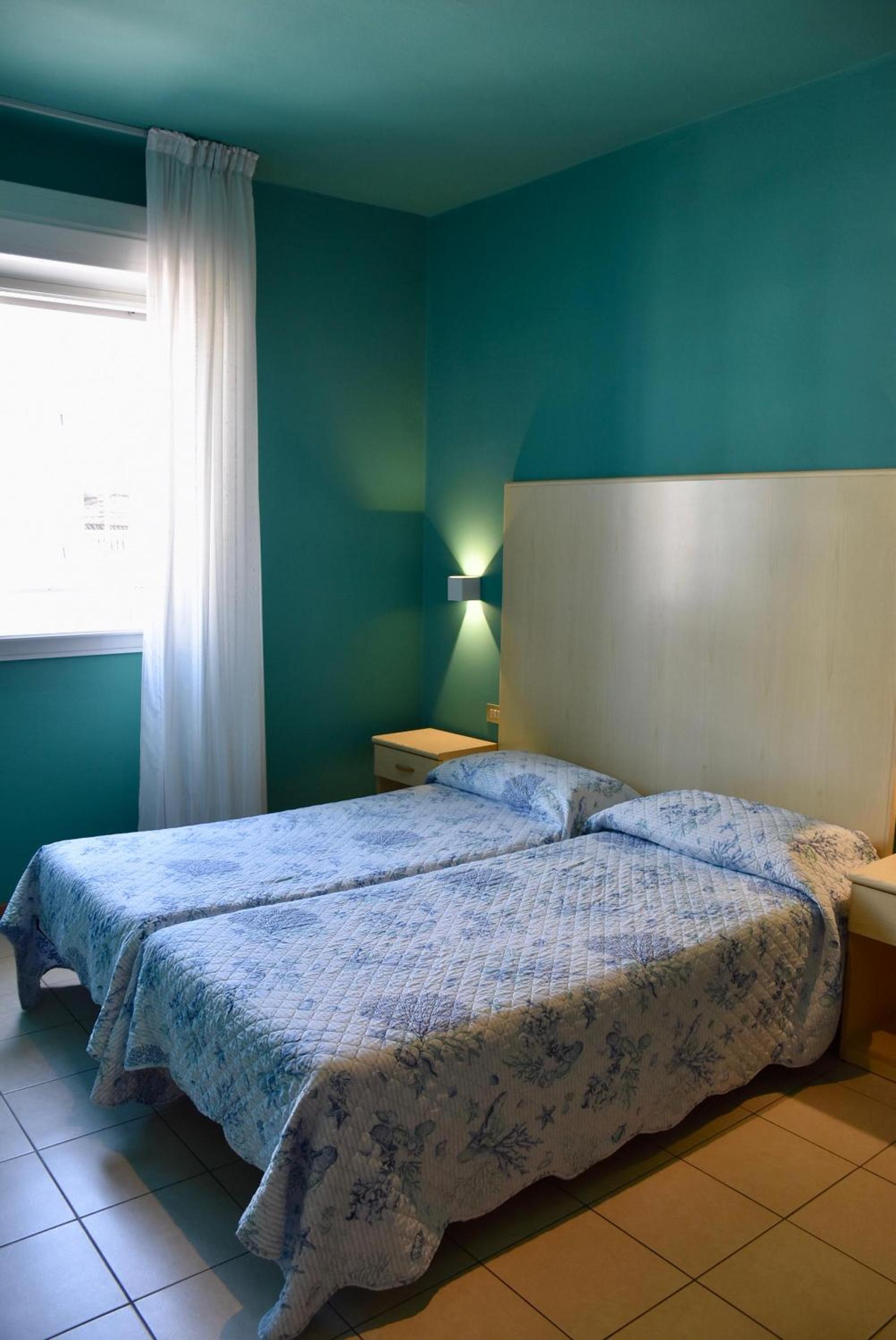 غرفة عائلية، HOTEL PORTOFINO 4/10