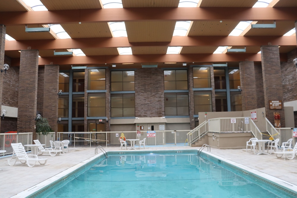 swimming pool spa