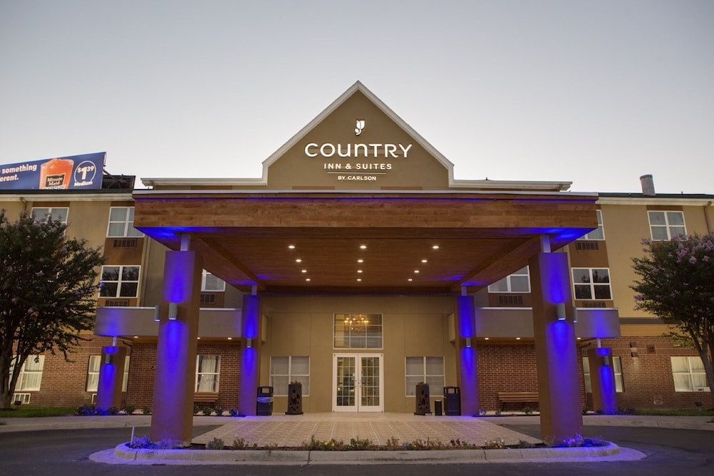 Country Inn & Suites by Radisson Harlingen, TX 2/67