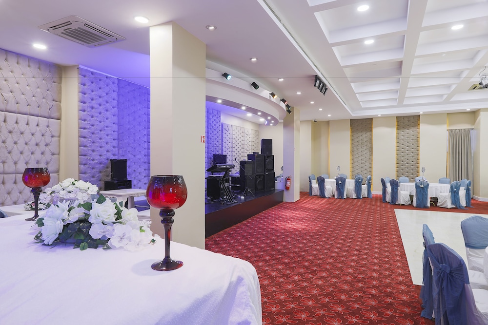 Nobel Hotel 49/69