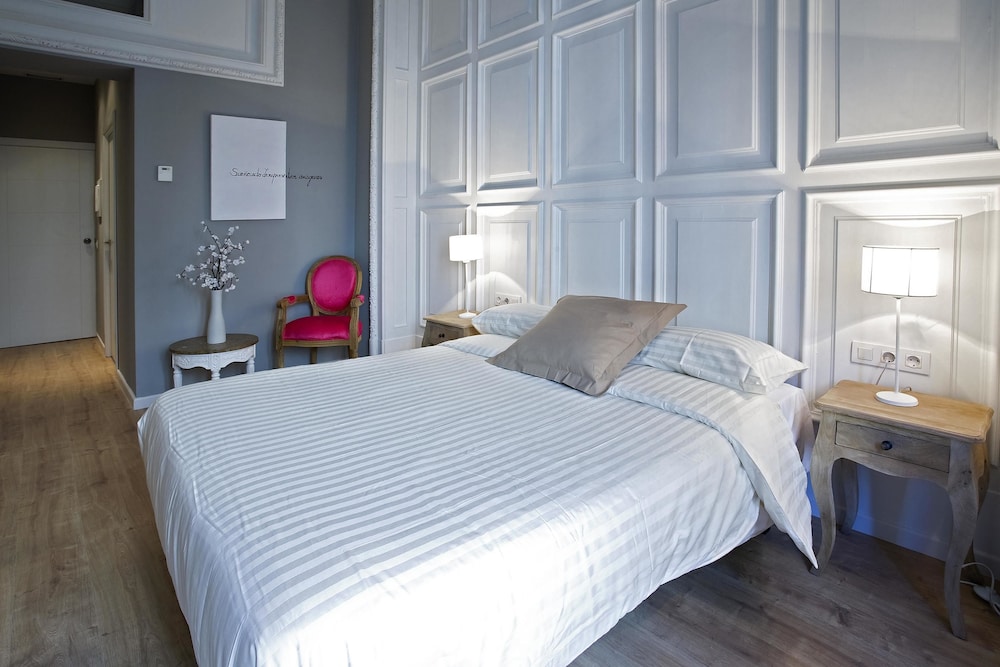 STANDARD, DOUBLE BED