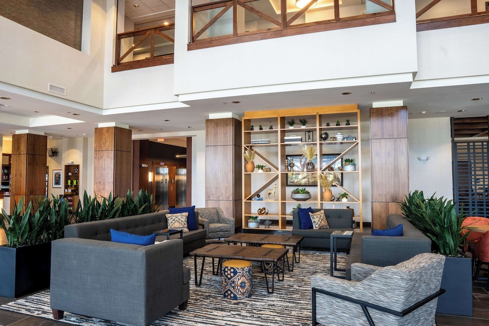 Drury Plaza Hotel Dallas Arlington 30/50